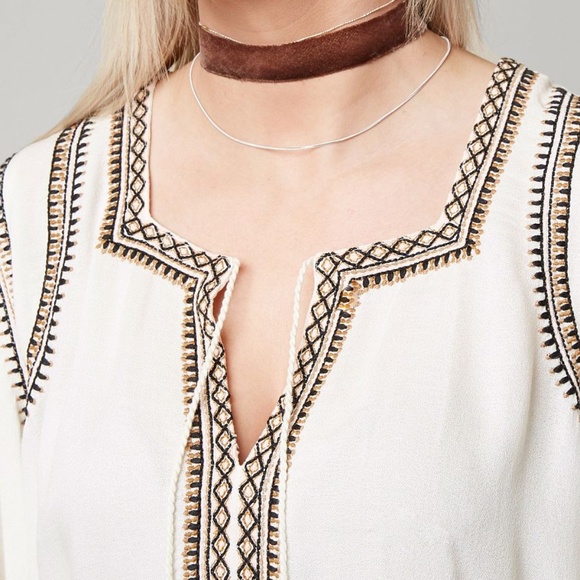 Lucky Brand Embroidered Peasant top - Large - Picture 4 of 5